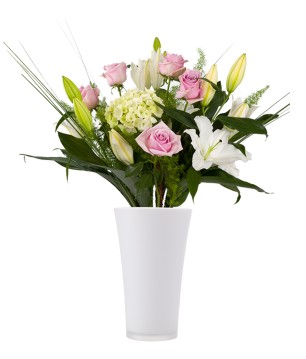 Bouquet de lys, d'hortensia, et de roses